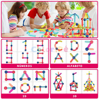 Crianças montando diferentes construções 3D com blocos magnéticos educativos coloridos